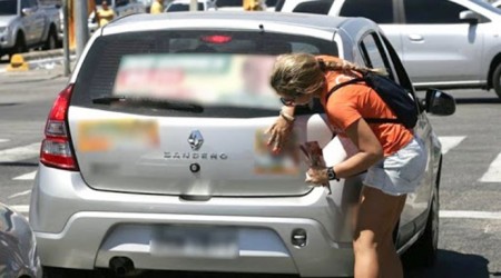 Veículos com propaganda eleitoral não podem estacionar em órgãos públicos