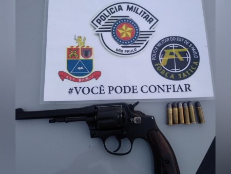 Força Tática apreende dois revólveres de calibre 38 e um homem acaba preso em Dracena