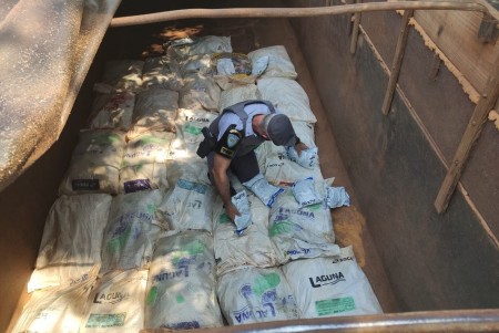 Carga de defensivo agrícola sem nota fiscal é apreendida na Rodovia Assis Chateaubriand