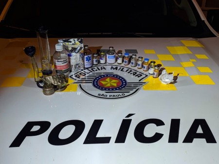 Polícia apreende anabolizantes e drogas durante fiscalização na SP-270, em Presidente Epitácio