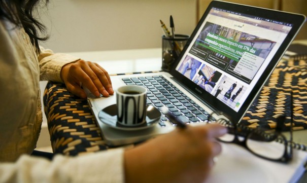 Estudo da FGV aponta que pandemia provocou queda de renda de 20,1%