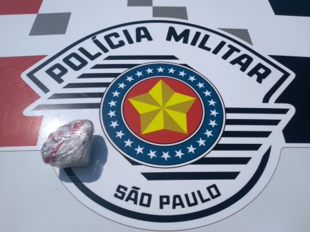 Após abordagem, homem é preso pela PM portando maconha em Osvaldo Cruz