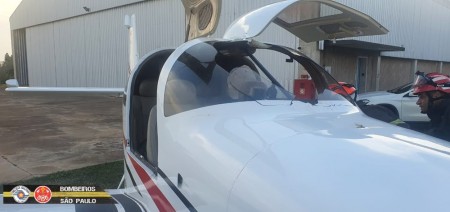 Colisão entre urubu e aeronave provoca pouso de emergência em Regente Feijó