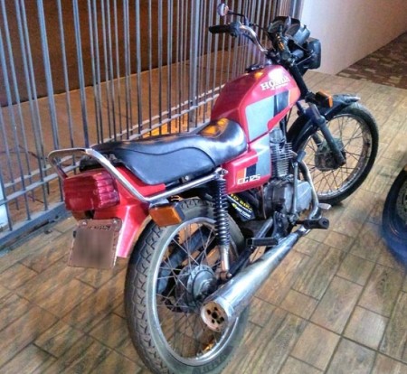 Menor é detido conduzindo moto placa de Bastos em Herculândia