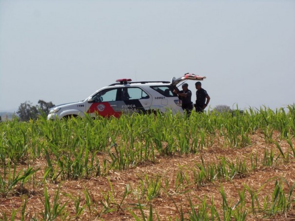 Persegui��o policial na SP-425 termina com um bandido morto