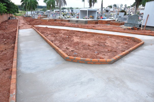 Obras no Cemitrio de Flrida Paulista possibilitam a construo de cerca de 100 novos tmulos
