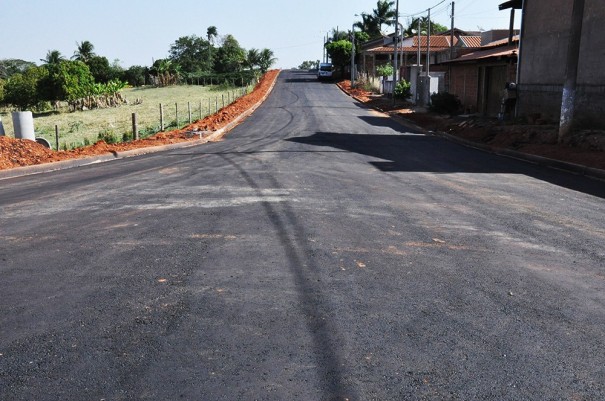 Prefeitura de Flrida Paulista implanta pavimentao asfltica em trs ruas com investimento de R$ 201 mil