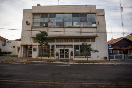 Concurso público para médico e auxiliar de merenda em Lucélia