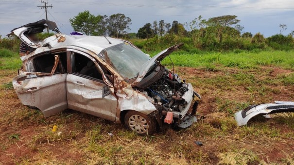 Motorista perde o controle da dire��o e capota carro na Rodovia Assis Chateaubriand