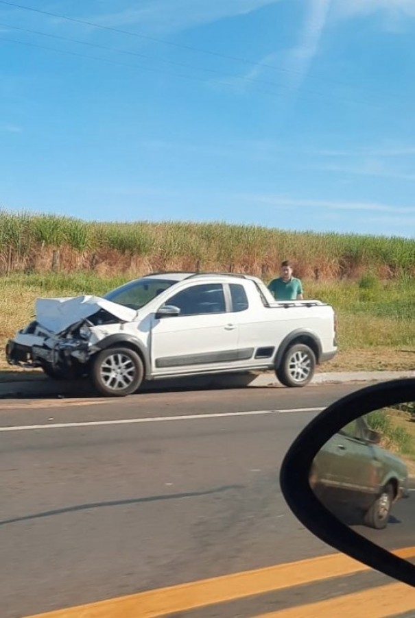 Acidente de tr�nsito � registrado na SP-294, em Parapu�