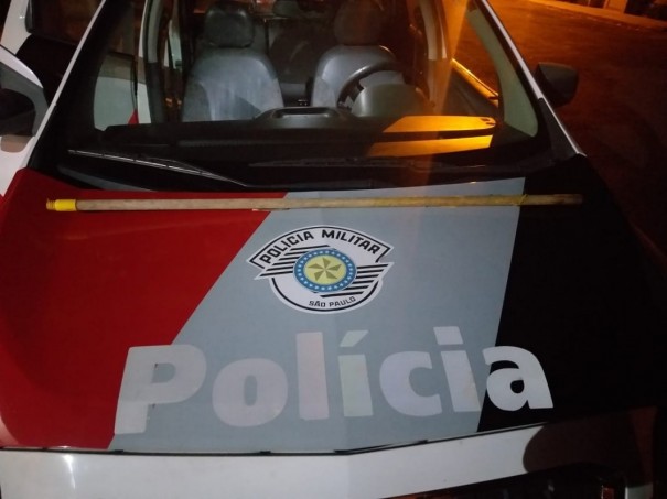 Homem agride namorada e cunhada e � preso pela PM por viol�ncia dom�stica, em Osvaldo Cruz