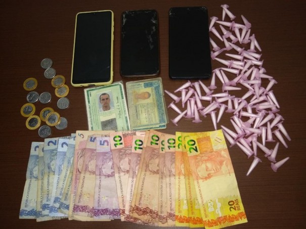 PM de Tup� prende um por tr�fico de drogas e fecha 'boca' com sistema de monitoramento