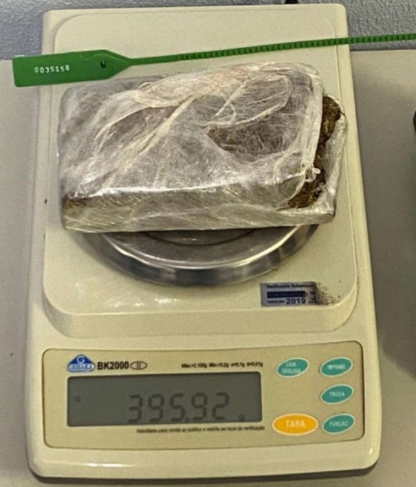 Detido com maconha, rapaz se recusa a usar m�scara em delegacia e acaba preso em flagrante tamb�m por crime sanit�rio e desobedi�ncia