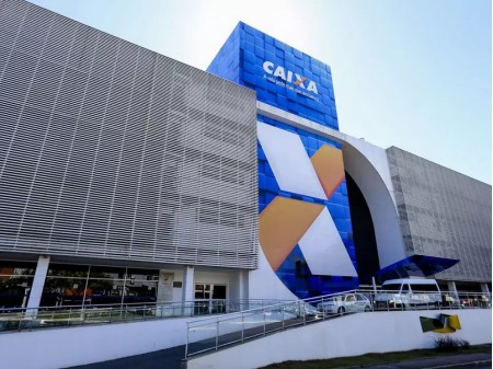Funcionários da Caixa anunciam greve em todo o país a partir de terça-feira (27)