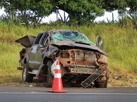 Capotamento de veículo deixa uma vítima na SP-425 em Martinópolis