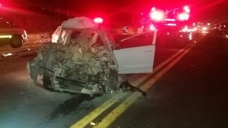 Homem morre após bater carro em traseira de caminhão na Rodovia Comandante João Ribeiro de Barros