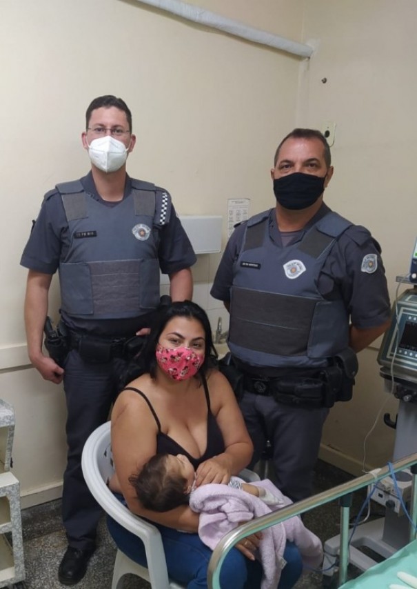 Policiais Militares de Osvaldo Cruz so destaques do ms de agosto no 25 BPM/I por atendimento de salvamento de beb