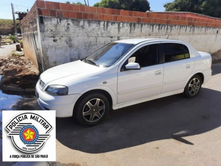 Polícia Militar surpreende condutor na direção de veículo sob influência de álcool, em Osvaldo Cruz