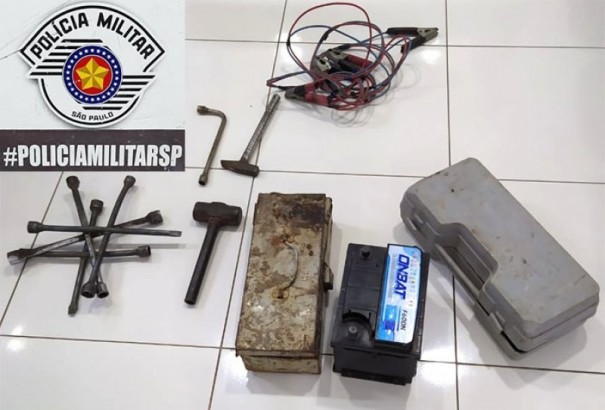 Pol�cia Militar de Tup� prende tr�s indiv�duos por furto em propriedade rural