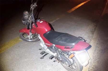 Polícia Militar recupera moto furtada no distrito de Parnaso
