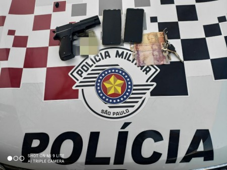 Polícia Militar localiza simulacro de arma de fogo durante abordagem a dois homens, em Inúbia Paulista