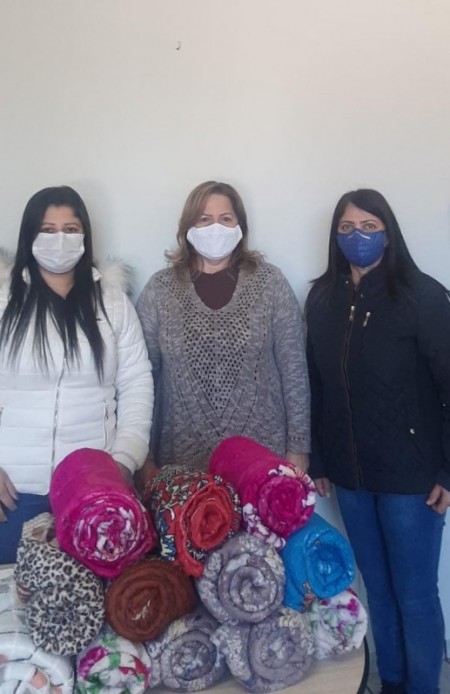 Voluntariado da Sabesp faz doação de mantas ao Departamento Social da Prefeitura de Salmourão 