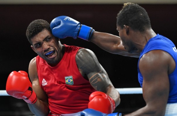 Abner Teixeira cai na semifinal e fica com a medalha de bronze no boxe