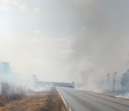 Clima seco aumenta a atenção a focos de incêndio às margens das rodovias