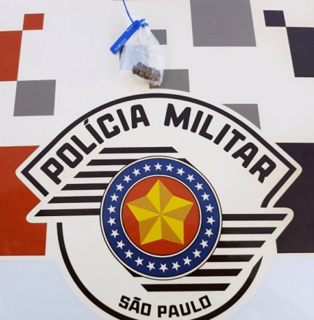 Adolescente é surpreendido com maconha em Osvaldo Cruz 