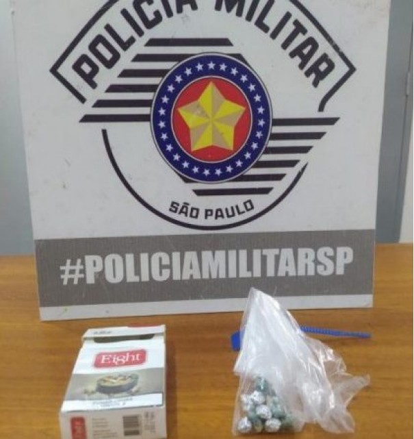 Pol�cia Militar prende homem em flagrante pelo crime de tr�fico de drogas em Salmour�o