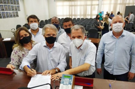 Prefeita e vereadores de Salmourão buscam verbas através de deputados do PSDB