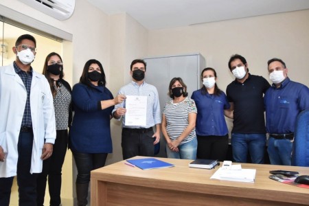 Deputado visita a Santa Casa de Osvaldo Cruz e garante recursos de R$ 50 mil