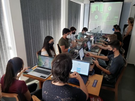 Multiplic começa projeto com Escola da Nuvem e participação da Amazon Web Services