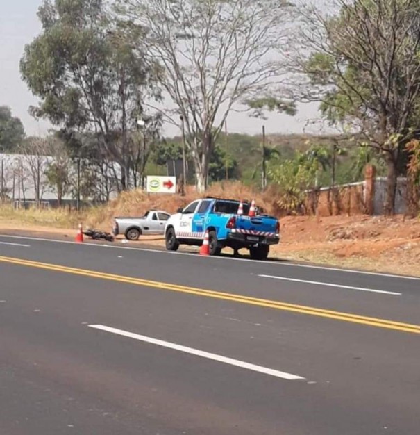 Moto � atingida por carro e deixa duas enfermeiras feridas na SP-294