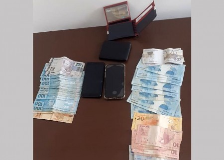PM prende suspeitos acusados de aplicarem golpes em clientes na agência bancária