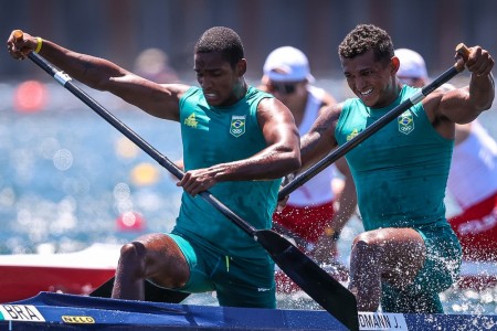 Isaquias Queiroz e Jacky Godmann ficam em quarto lugar no C2 1000 em Tóquio
