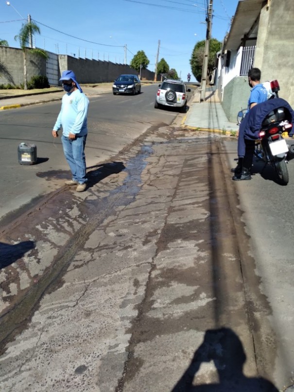 Aps trmino do 'sarjeto', Prefeitura de OC libera trnsito no cruzamento das ruas Ip e Paineira