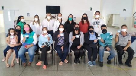 Prefeitura de Adamantina entrega carteira de identificação para pessoas com autismo