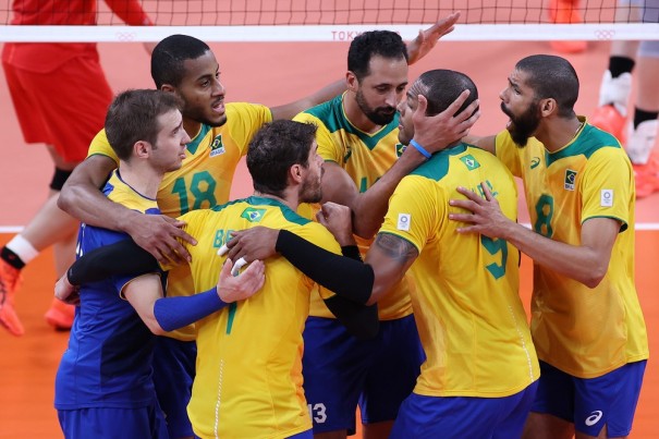 Brasil bate o Jap�o e vai � semifinal no v�lei masculino das Olimp�adas