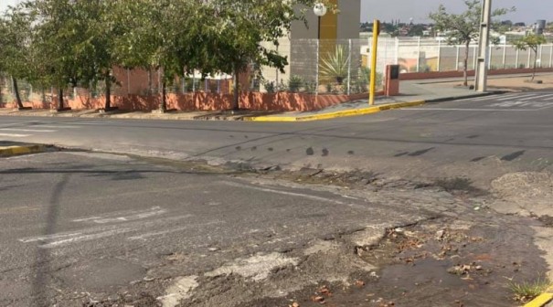 Cruzamento das ruas Ip e Paineira estar interditado para construo de 'sarjeto'