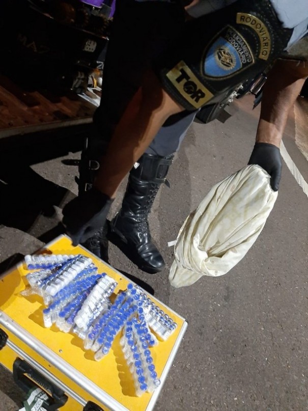 Passageiro � flagrado com 201 ampolas de toxina botul�nica e de �cido hialur�nico sem nota fiscal