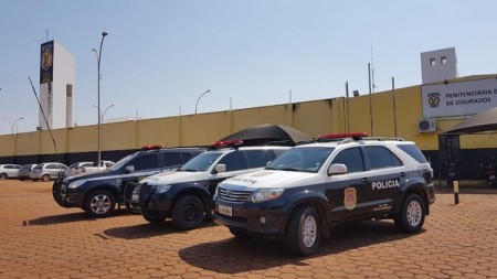 Polícia prende dupla suspeita de participar de morte de homem encontrado com ferimento no pescoço, em Panorama