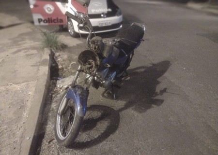 Passageira morre após motocicleta atropelar cachorro no Conjunto Habitacional João Domingos Netto
