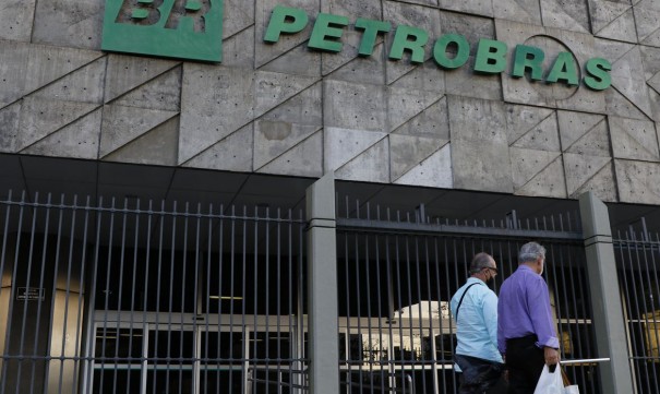 Petrobras reduz preo da gasolina A para distribuidoras