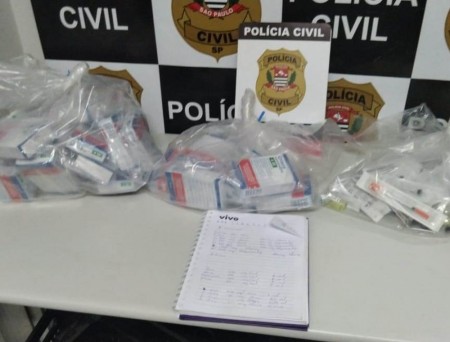 Inspeção da Vigilância Sanitária encontra mais de 40 caixas de anabolizantes e interdita academia em Presidente Prudente