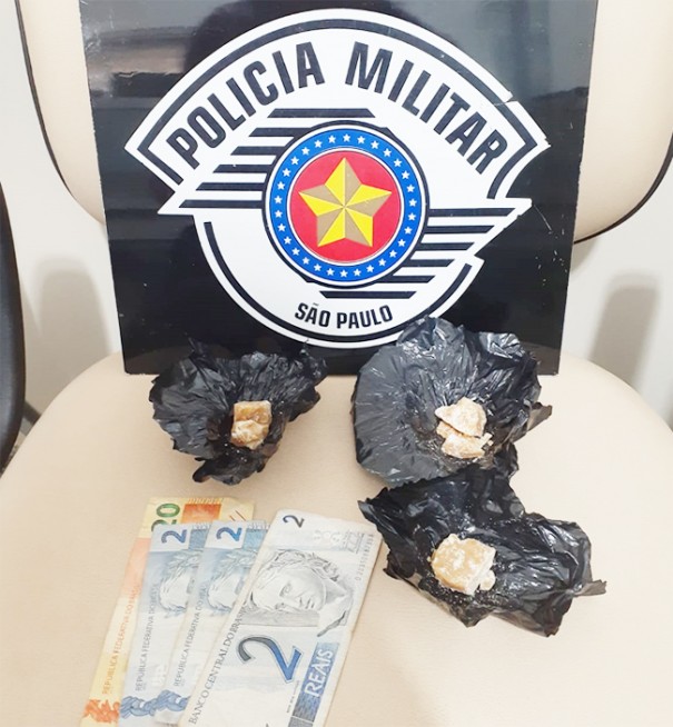 Homem � preso pela Pol�cia Militar por tr�fico de entorpecentes