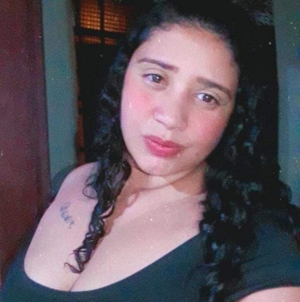 Mulher � morta pela �irm� de cria��o� com golpes de canivete ao sair de festa, em Iep�