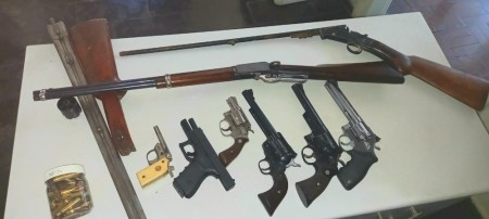 Fazendeiro é flagrado com nove armas de fogo e diversas munições em cofre e acaba preso
