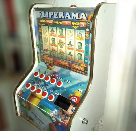 Polícia Militar de Bastos apreende máquina de jogo do azar em bar