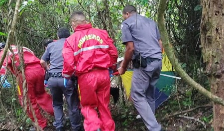 Homem se fere ao pegar erva medicinais em mata e é resgatado pela PM e Bombeiros em Bastos